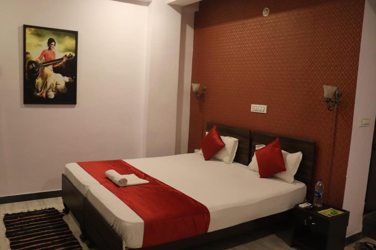 Hotel Shiv Palace Удайпур Екстериор снимка