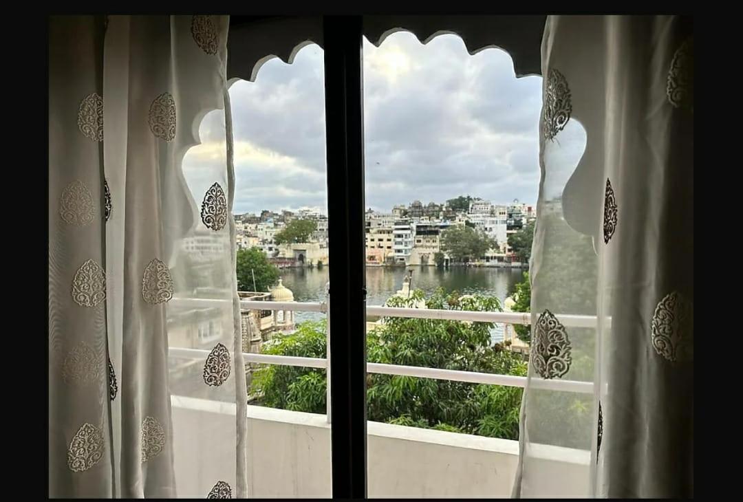 Hotel Shiv Palace Удайпур Екстериор снимка