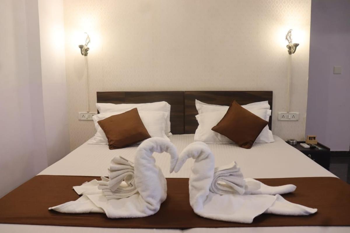Hotel Shiv Palace Удайпур Екстериор снимка