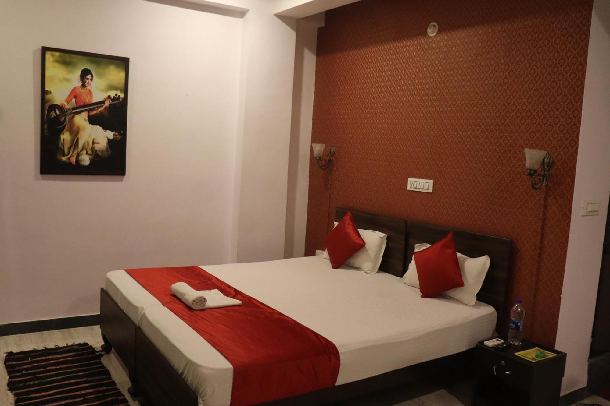Hotel Shiv Palace Удайпур Екстериор снимка