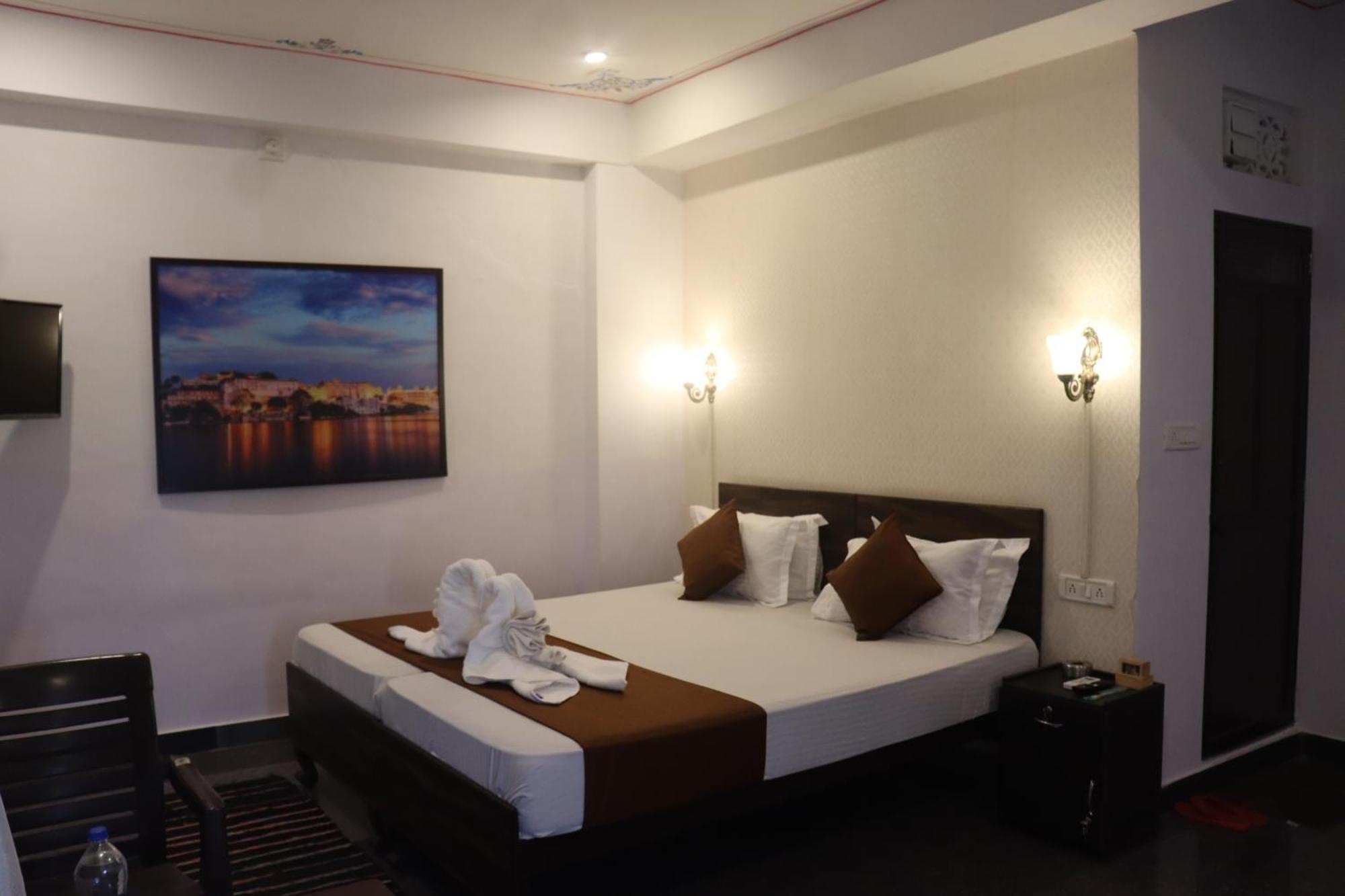 Hotel Shiv Palace Удайпур Стая снимка