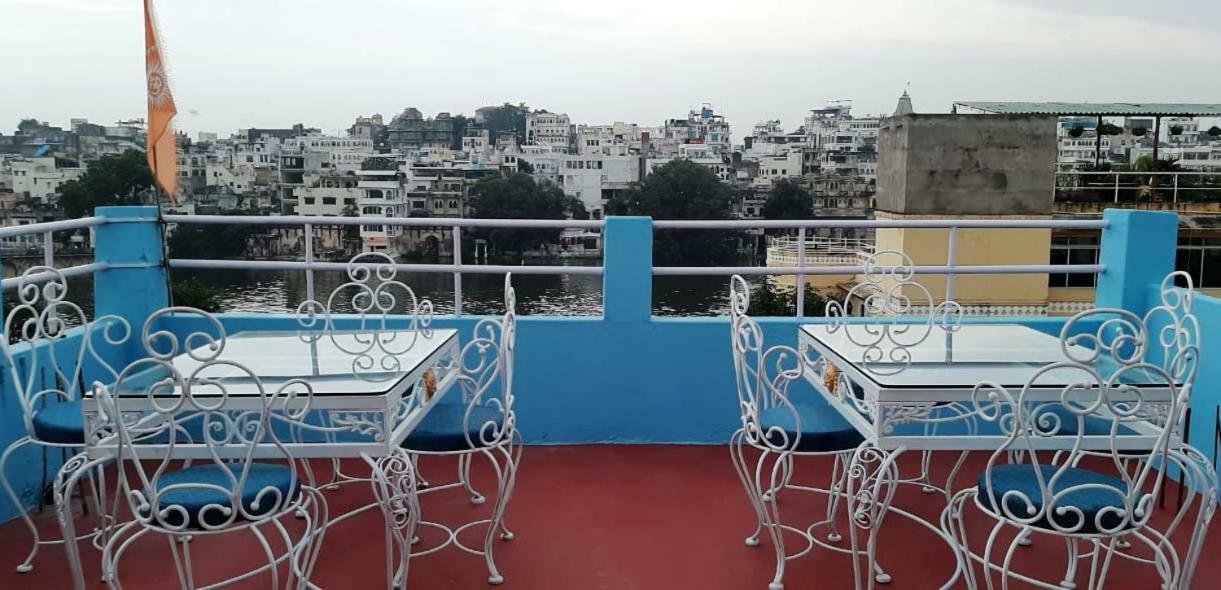 Hotel Shiv Palace Удайпур Екстериор снимка