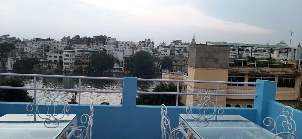 Hotel Shiv Palace Удайпур Екстериор снимка