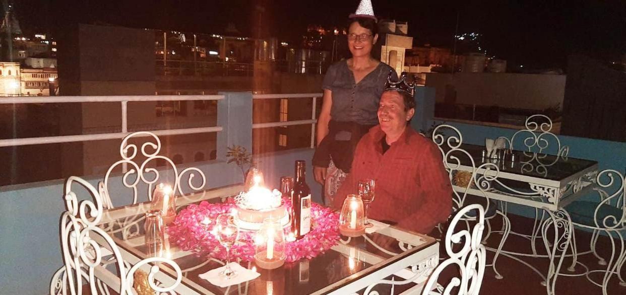 Hotel Shiv Palace Удайпур Екстериор снимка