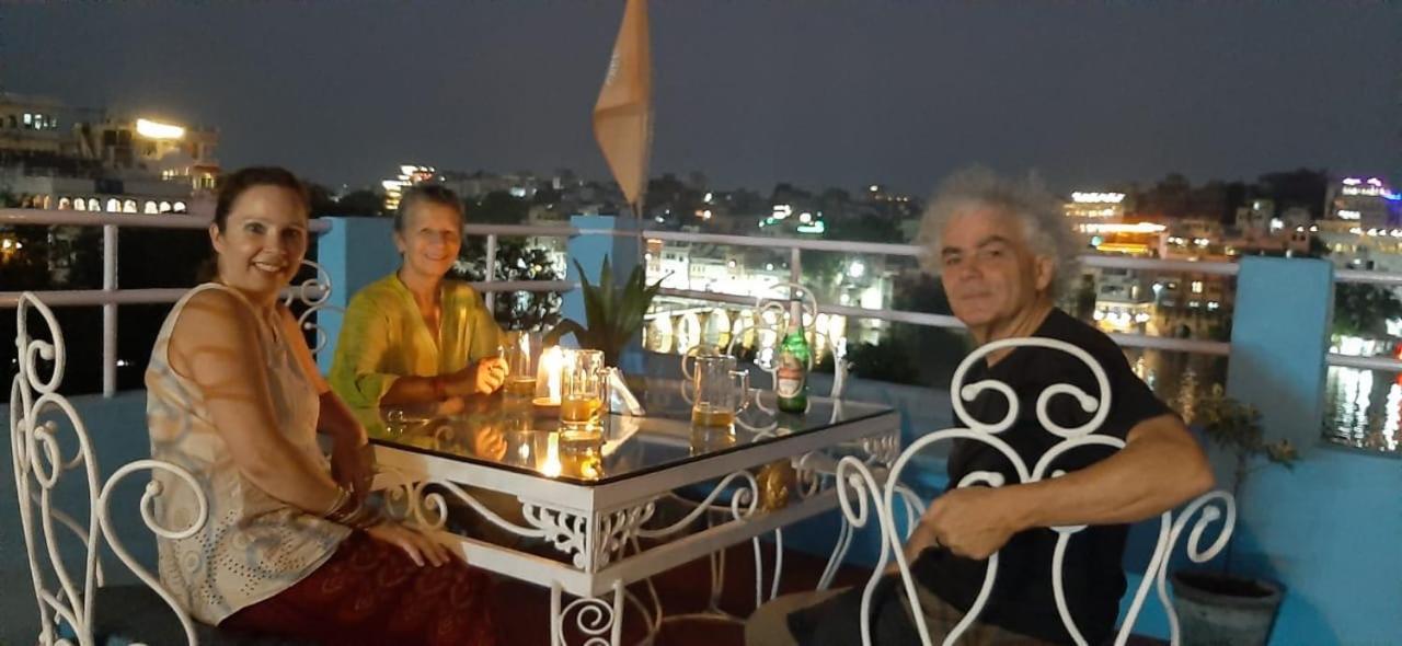 Hotel Shiv Palace Удайпур Екстериор снимка